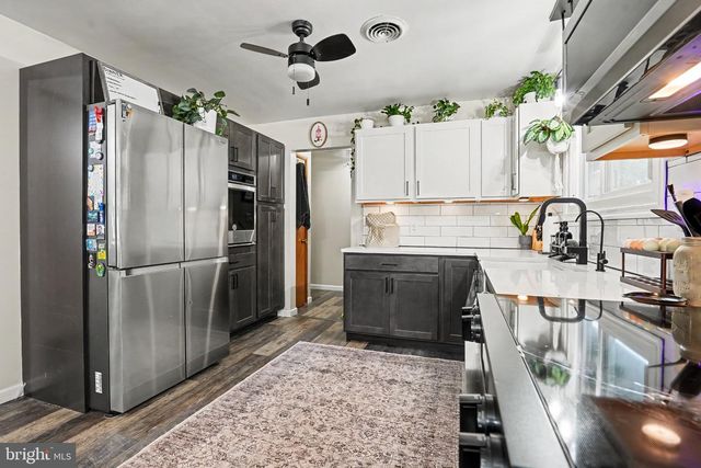 1029 LAUREL DR, Middletown, PA 17057