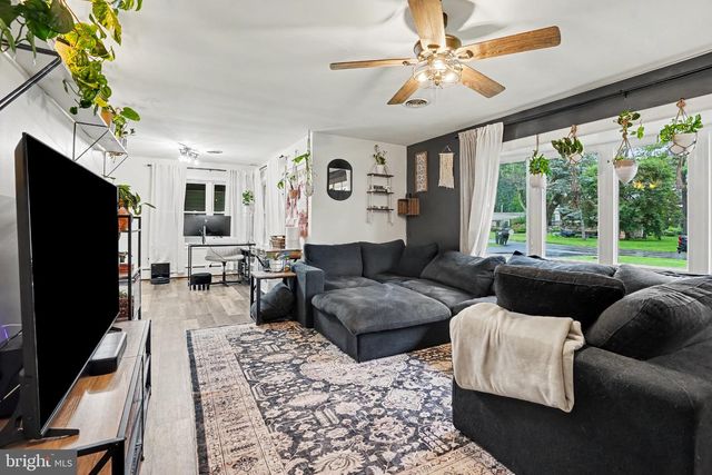 1029 LAUREL DR, Middletown, PA 17057