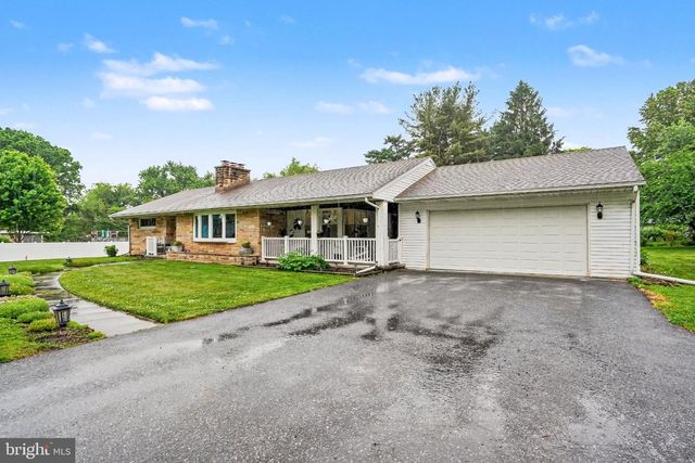 1029 LAUREL DR, Middletown, PA 17057