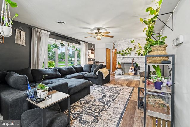 1029 LAUREL DR, Middletown, PA 17057