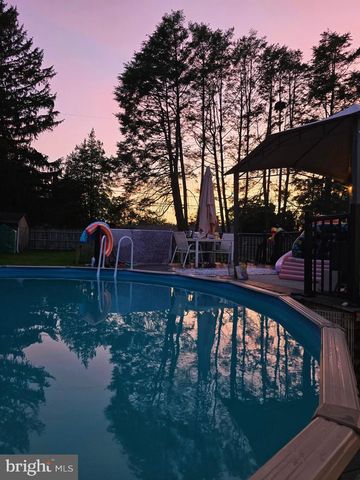 1029 LAUREL DR, Middletown, PA 17057