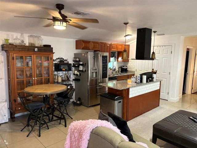 2415 MAYER STREET, Orlando, FL 32806