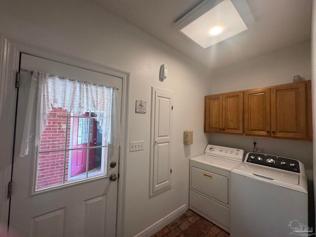 6838 Marlin St, Navarre, FL 32566