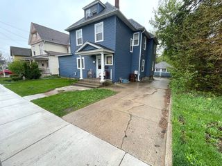 216 E South Street 1, Woodstock, IL 60098