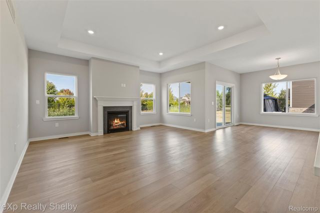 52169 Wellington Valley Drive, Macomb Township, MI 48042