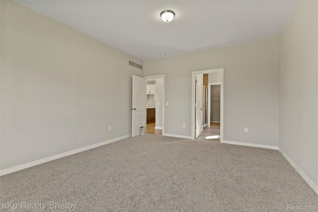 52169 Wellington Valley Drive, Macomb Township, MI 48042