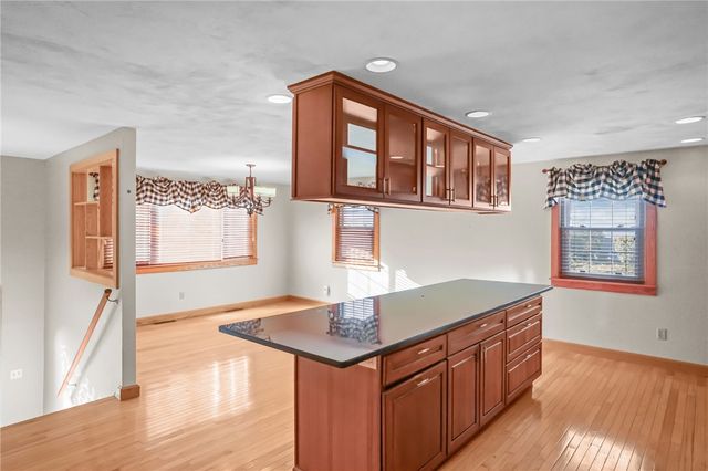 9 Holmes Road, Coventry, RI 02816