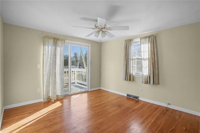 9 Holmes Road, Coventry, RI 02816