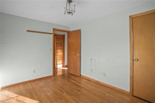 9 Holmes Road, Coventry, RI 02816