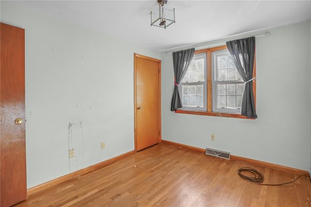 9 Holmes Road, Coventry, RI 02816