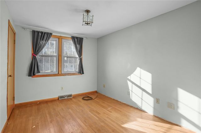 9 Holmes Road, Coventry, RI 02816