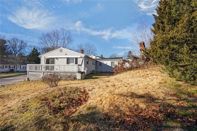 9 Holmes Road, Coventry, RI 02816
