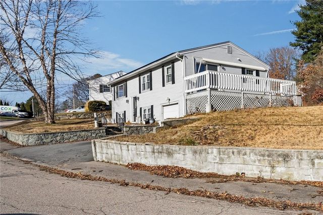 9 Holmes Road, Coventry, RI 02816