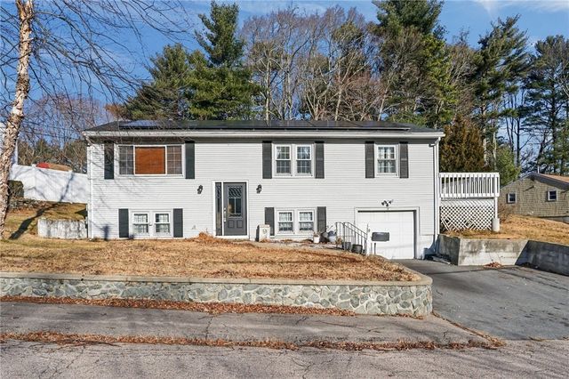 9 Holmes Road, Coventry, RI 02816