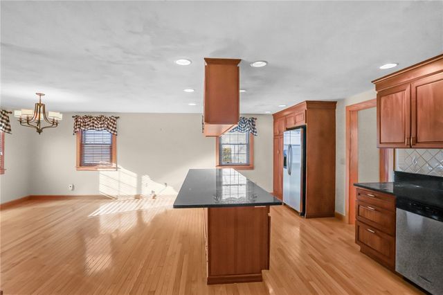 9 Holmes Road, Coventry, RI 02816