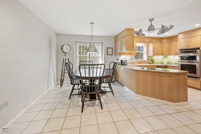 462 Castle Glenn, Cheshire, CT 06410