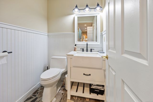 462 Castle Glenn, Cheshire, CT 06410