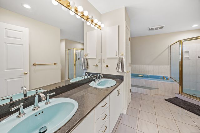 462 Castle Glenn, Cheshire, CT 06410