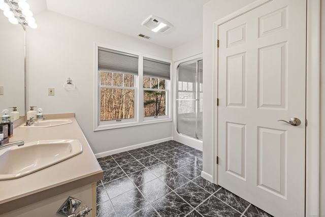 462 Castle Glenn, Cheshire, CT 06410