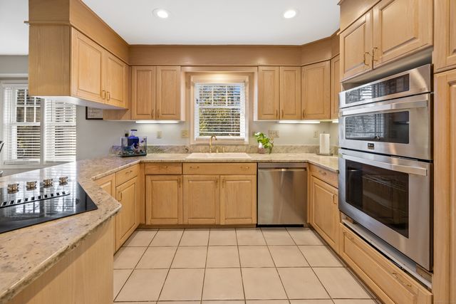 462 Castle Glenn, Cheshire, CT 06410