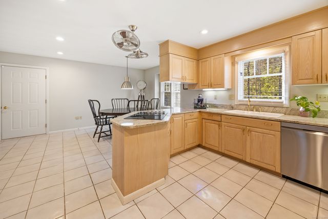 462 Castle Glenn, Cheshire, CT 06410