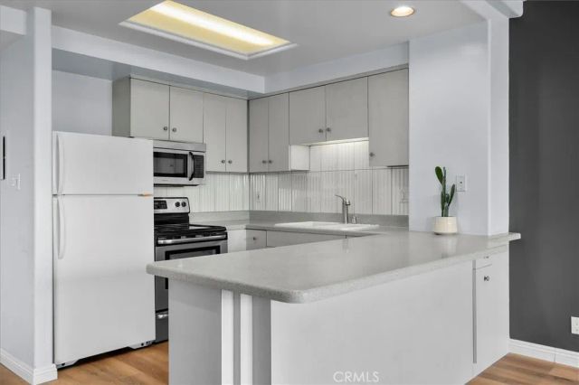 969 Hilgard Avenue 1006, Los Angeles, CA 90024