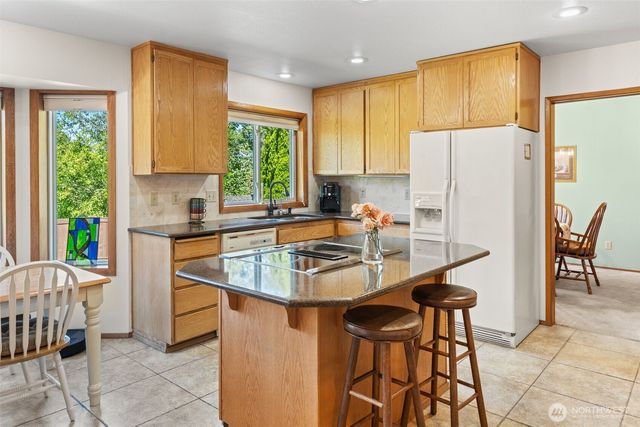 1918 8th Street Ct SW, Puyallup, WA 98371