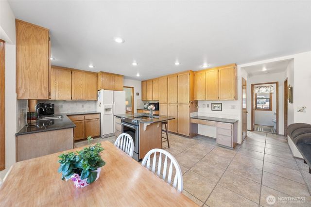 1918 8th Street Ct SW, Puyallup, WA 98371