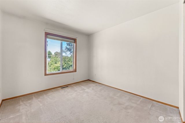 1918 8th Street Ct SW, Puyallup, WA 98371