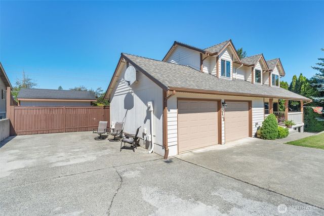 1918 8th Street Ct SW, Puyallup, WA 98371