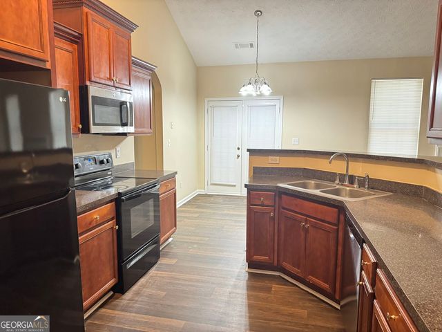 5736 Lakeside Drive, Union City, GA 30291