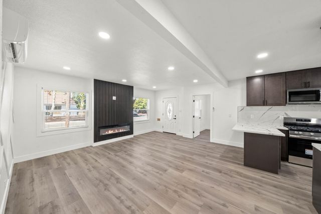 2000 36th St, Sacramento, CA 95817