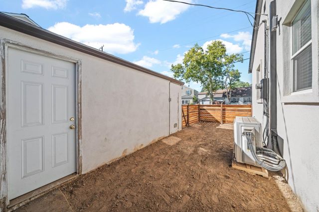 2000 36th St, Sacramento, CA 95817