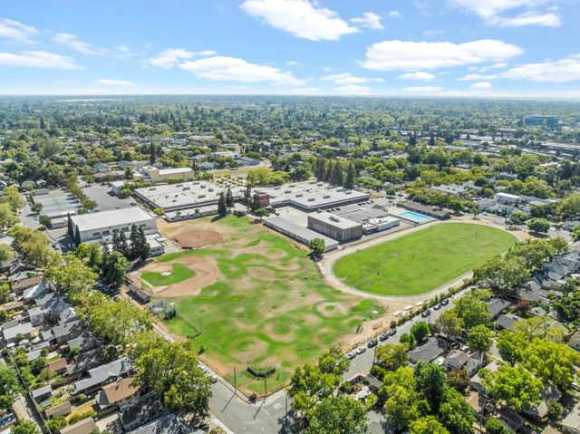 2000 36th St, Sacramento, CA 95817