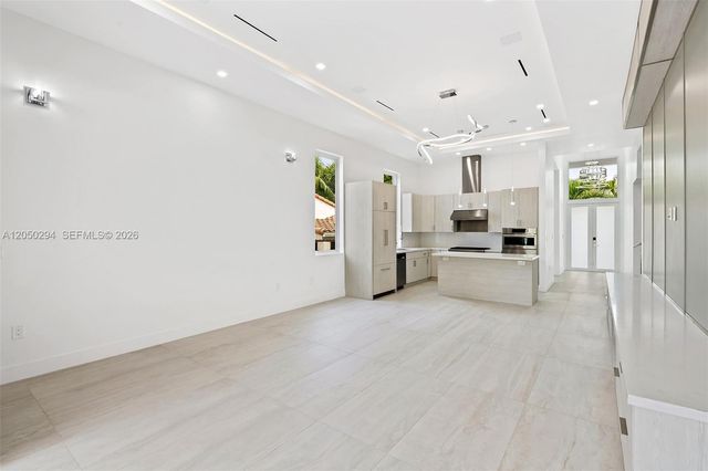 1615 NE 3rd Court, Fort Lauderdale, FL 33301