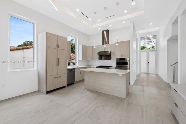 1615 NE 3rd Court, Fort Lauderdale, FL 33301