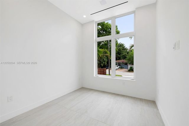 1615 NE 3rd Court, Fort Lauderdale, FL 33301