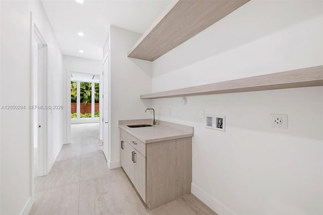 1615 NE 3rd Court, Fort Lauderdale, FL 33301