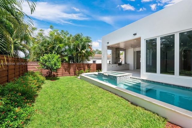1615 NE 3rd Court, Fort Lauderdale, FL 33301
