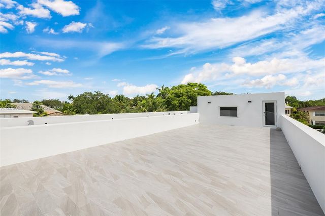 1615 NE 3rd Court, Fort Lauderdale, FL 33301
