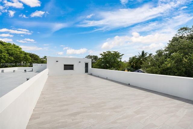 1615 NE 3rd Court, Fort Lauderdale, FL 33301