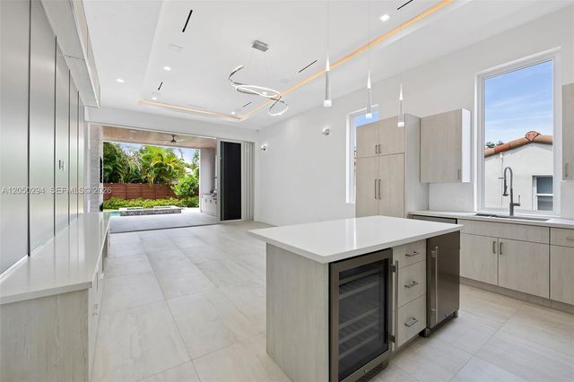1615 NE 3rd Court, Fort Lauderdale, FL 33301