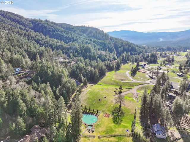 3 Graham Ln, White Salmon, WA 98672