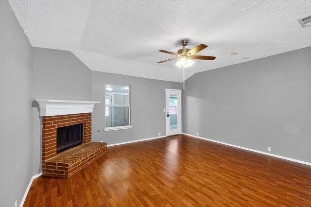 8409 Vicksburg Lane, Fort Worth, TX 76123