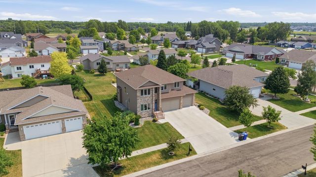 6282 Martens Way S, Fargo, ND 58104