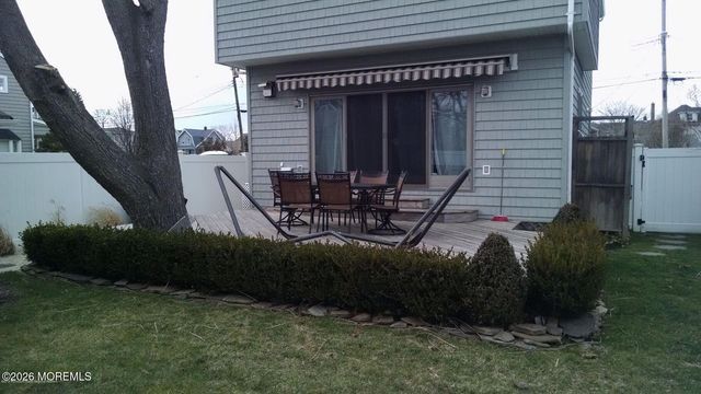 6 Cook Street, Monmouth Beach, NJ 07750