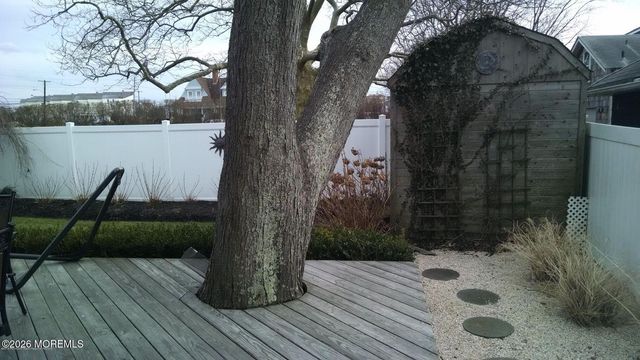 6 Cook Street, Monmouth Beach, NJ 07750