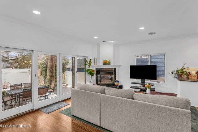 6 Cook Street, Monmouth Beach, NJ 07750