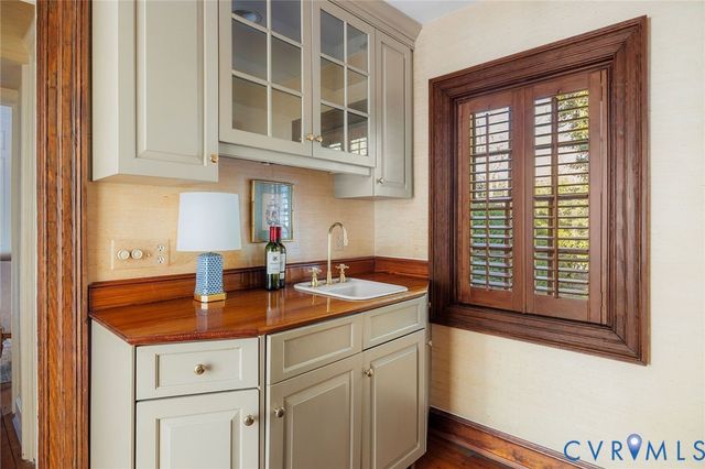 1 Ampthill Rd, Richmond, VA 23226