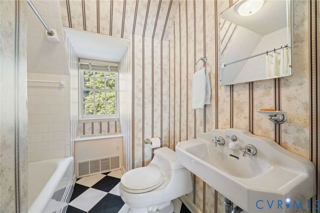 1 Ampthill Rd, Richmond, VA 23226